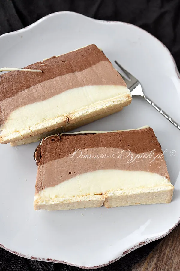 Sernik trójczekoladowy Sernik trójczekoladowy