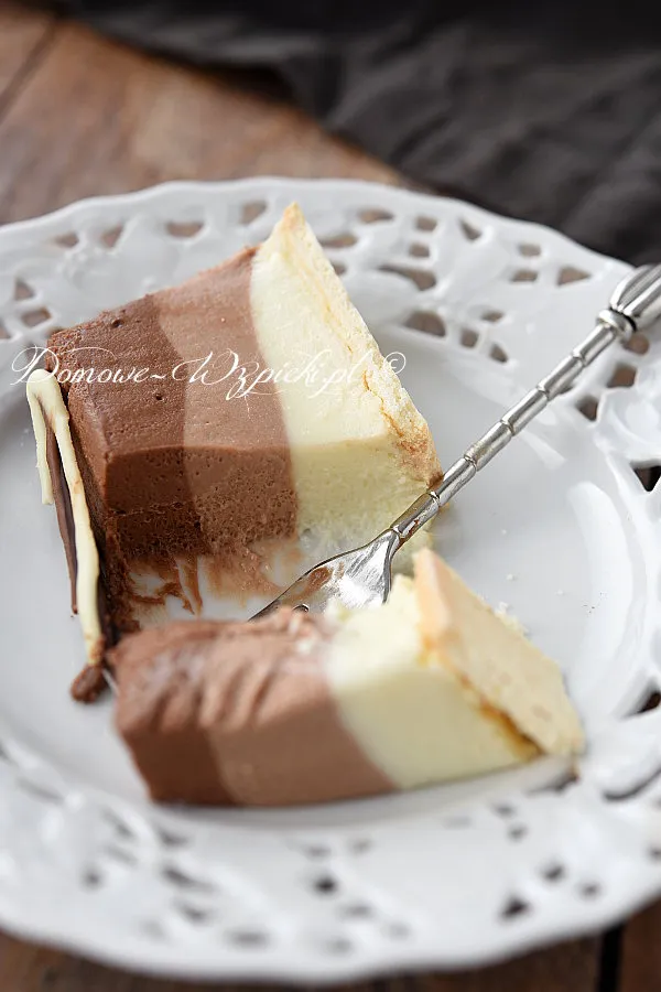 Sernik trójczekoladowy Sernik trójczekoladowy