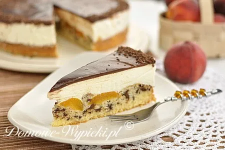 tort śmietankowy z morelami tort śmietankowy z morelami