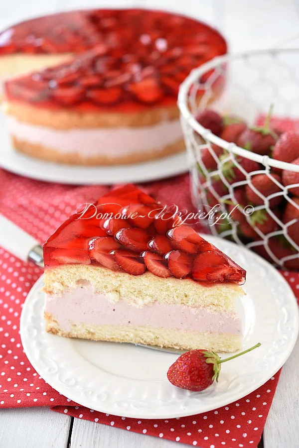 Torcik jogurtowo- truskawkowy Torcik jogurtowo- truskawkowy