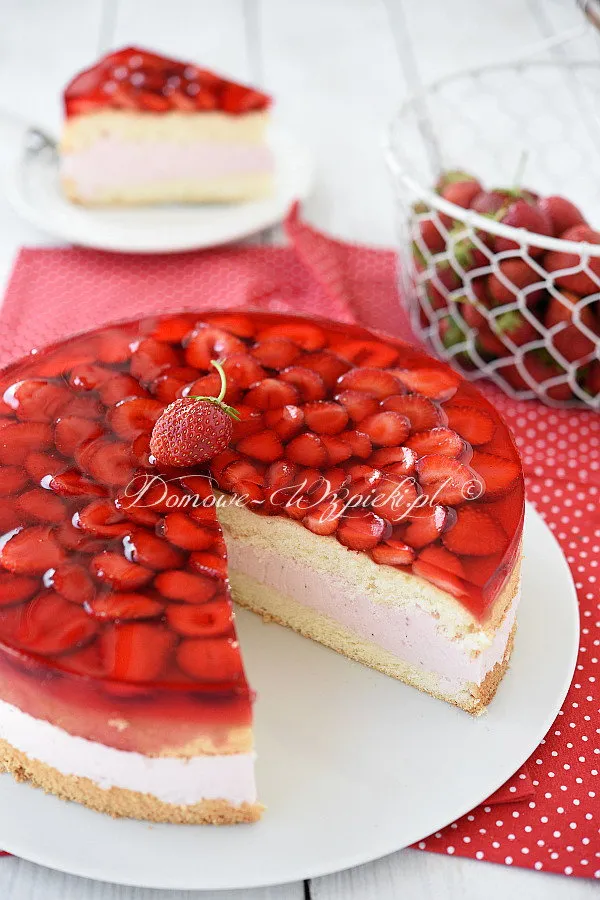 Torcik jogurtowo- truskawkowy Torcik jogurtowo- truskawkowy