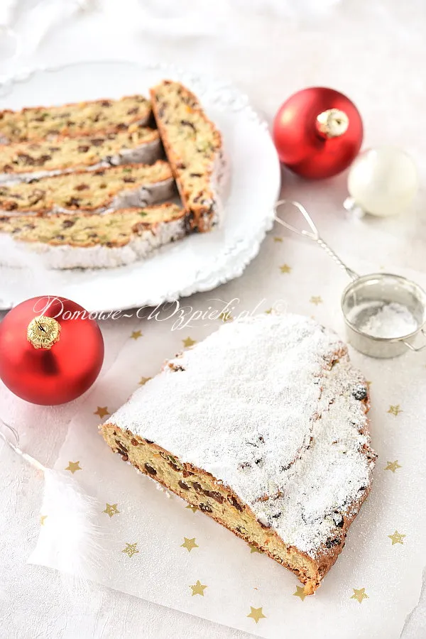 Stollen (Drożdżowa Strucla Bożonarodzeniowa) Stollen (Drożdżowa Strucla Bożonarodzeniowa)