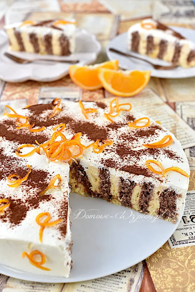Zawijany tort pomarańczowy Zawijany tort pomarańczowy