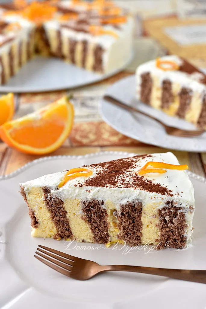 Zawijany tort pomarańczowy Zawijany tort pomarańczowy