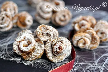 Faworkowe różyczki faworkowe różyczki