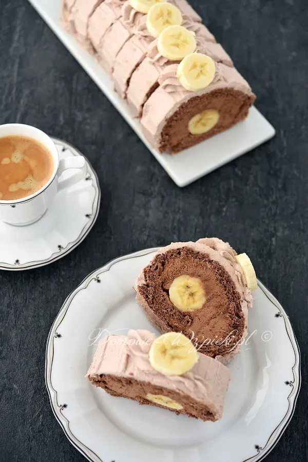Rolada czekoladowa z bananami Rolada czekoladowa z bananami