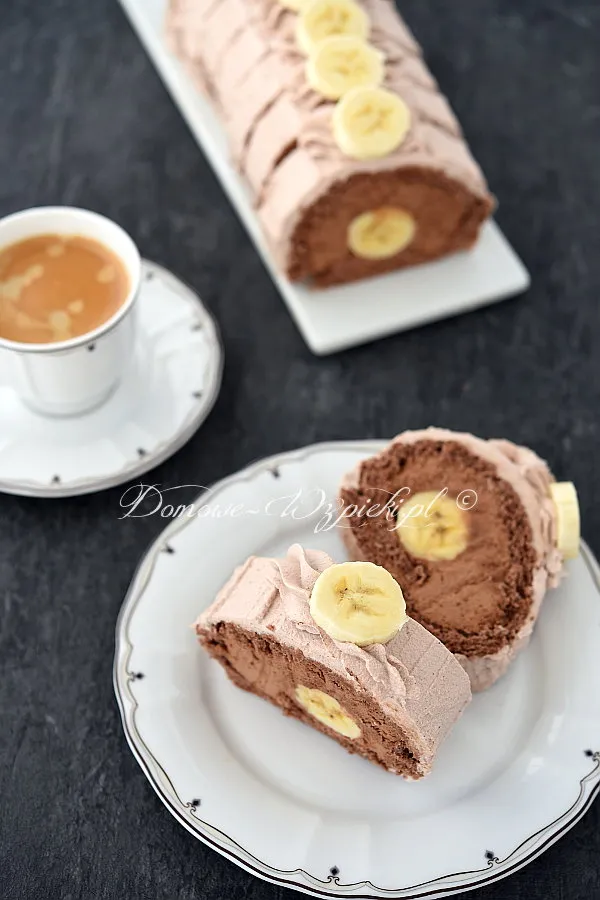 Rolada czekoladowa z bananami Rolada czekoladowa z bananami