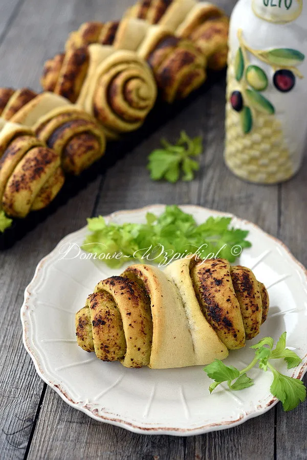 Bułeczki z pesto Bułeczki z pesto