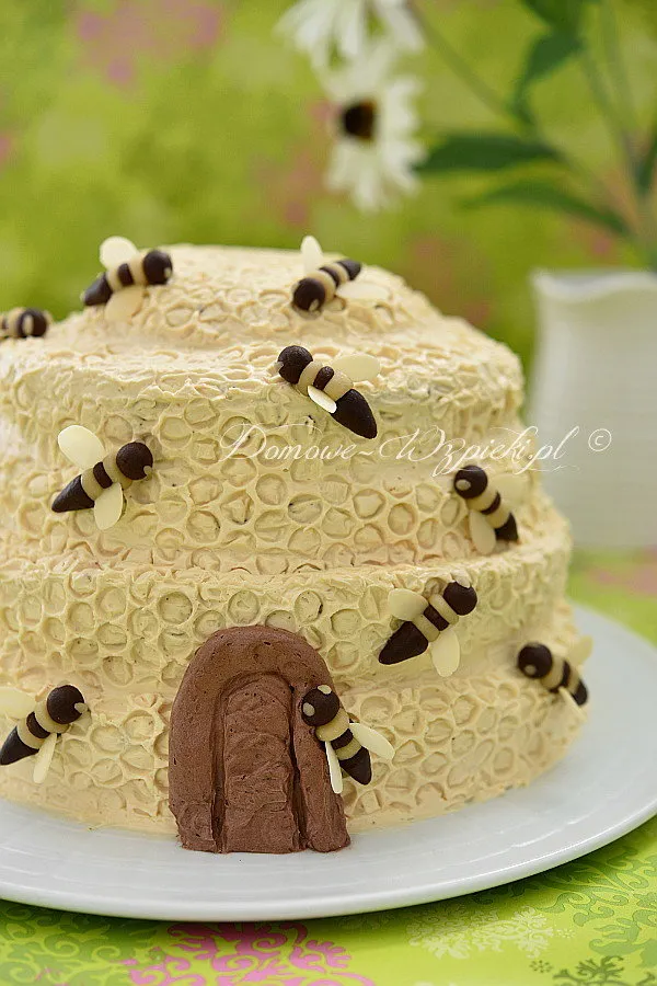 Tort ul z pszczółkami Tort ul z pszczółkami