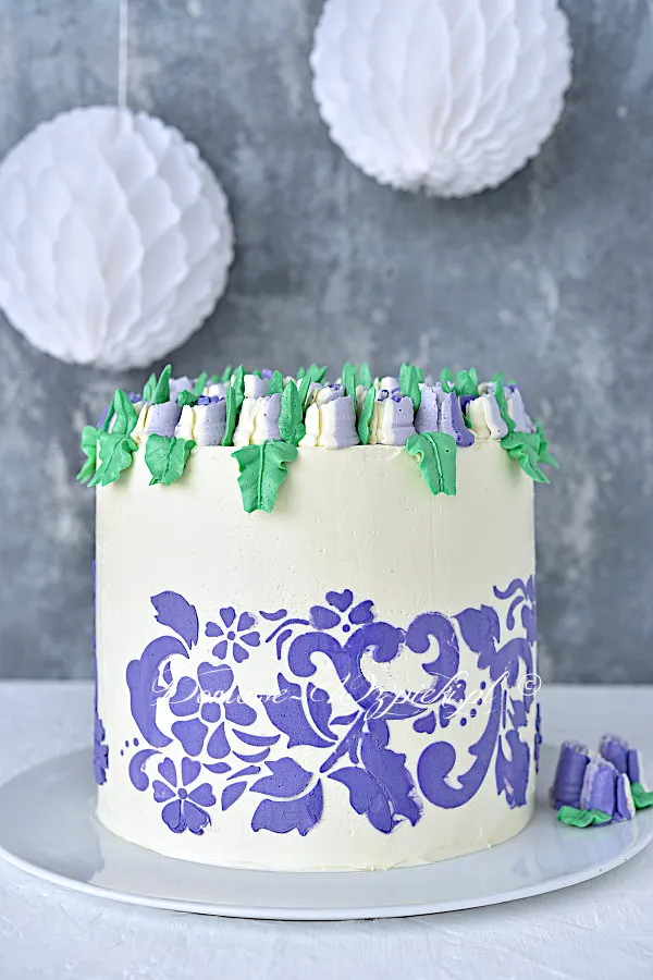 Tort czekoladowo- malinowo- krówkowy Tort czekoladowo- malinowo- krówkowy