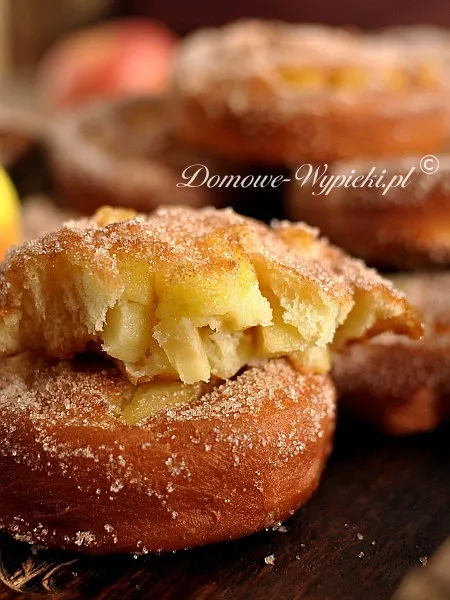 Pączki z jabłkami Pączki z jabłkami