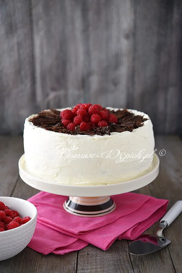 Tort cygański z kremem malinowym Tort cygański z kremem malinowym