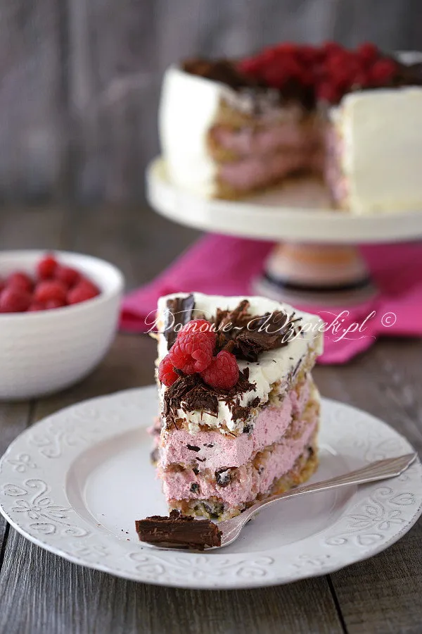 Tort cygański z kremem malinowym Tort cygański z kremem malinowym